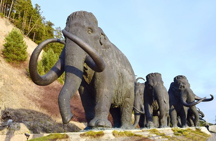 Прогулка по Археопарку: фото с бронзовыми мамонтами и животными древнего мира;